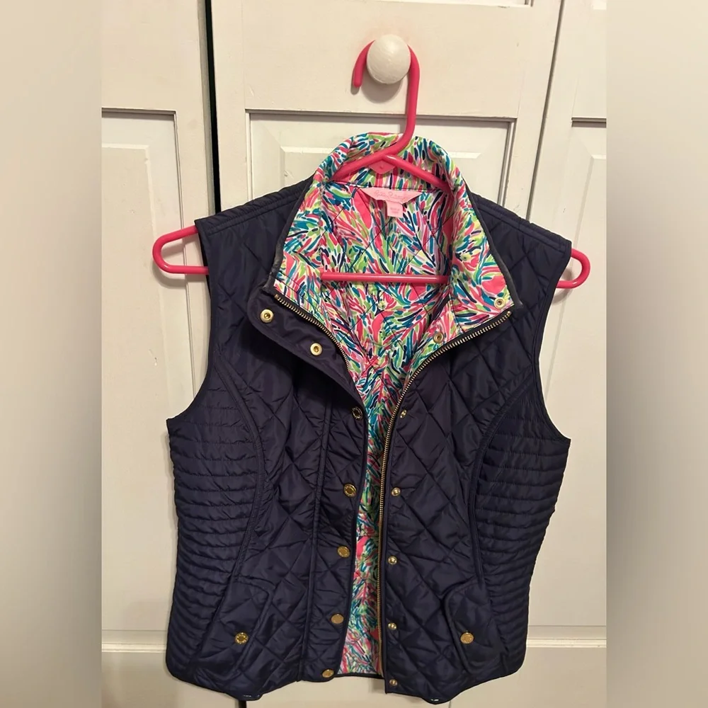 Lilly Pulitzer navy quilted vest - Picture 12 of 13